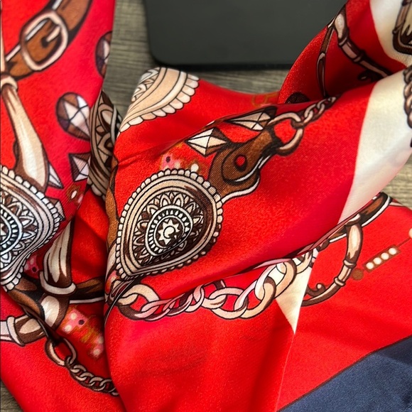 Sunday State | Baroque Style w/ Bold Color Palette - Picture 6 of 6